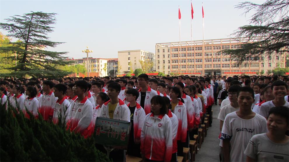 全体学生.JPG