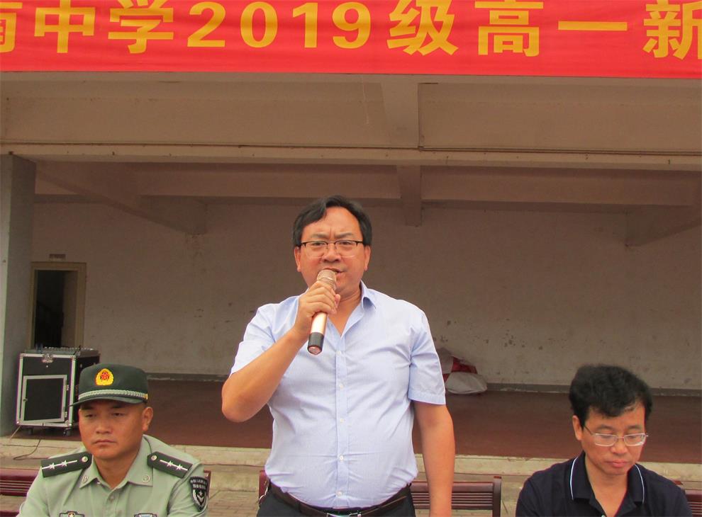 刘校.jpg