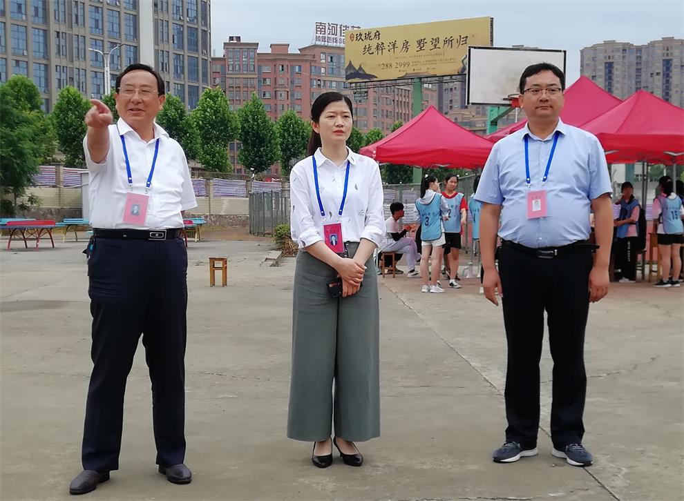 郑敏.jpg